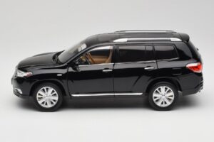 Toyota Highlander XU40 Svart Paudi Model 1:18 2043612-B1 Metall — bild 4 av 8