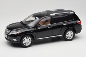 Toyota Highlander XU40 Svart Paudi Model 1:18 2043612-B1 Metall