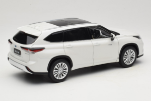 Toyota Highlander XU70 Vit OEM 1:18 26071-2011 Metall — bild 3 av 8
