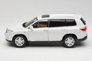 Toyota Highlander XU40 Vit Paudi Model 1:18 2043612-W1 Metall — bild 4 av 8