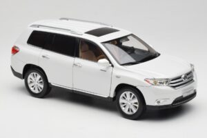 Toyota Highlander XU40 Vit Paudi Model 1:18 2043612-W1 Metall — bild 6 av 8