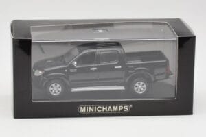Toyota Hilux Svart Minichamps 1:43 400166662 Metall — bild 4 av 4