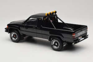 Toyota Hilux N60 SR5 Pickup Svart Otto 1:18 OT481B Resin — bild 5 av 6