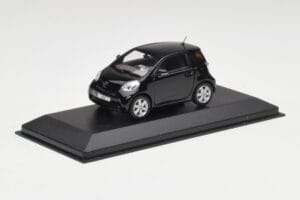 Toyota iQ Svart Mica Minichamps 1:43 403166803 Metall — bild 2 av 4