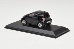 Toyota iQ Svart Mica Minichamps 1:43 403166803 Metall — bild 3 av 4