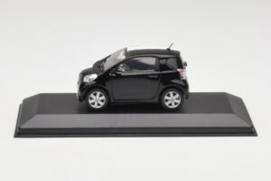 Toyota iQ Svart & Vit Geneva Motor Show 2009 Minichamps 1:43 400166801 Metall