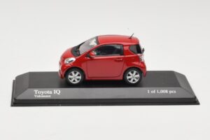 Toyota iQ Röd Minichamps 1:43 400166800 Metall