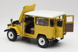 Toyota Land Cruiser FJ40 Senaps Gul Kyosho 1:18 08971Y Metall — bild 5 av 8