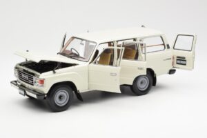Toyota Land Cruiser J60 Vit Kyosho 1:18 08956W Metall — bild 2 av 8