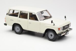 Toyota Land Cruiser J60 Vit Kyosho 1:18 08956W Metall — bild 6 av 8