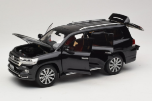 Toyota Land Cruiser LC200 Svart Kengfai 1:18 KF024-13 Metall — bild 2 av 8