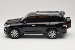 Toyota Land Cruiser LC200 Svart Kengfai 1:18 KF024-13 Metall — bild 4 av 8