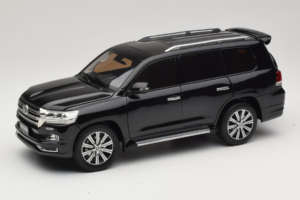 Toyota Land Cruiser LC200 Svart Kengfai 1:18 KF024-13 Metall