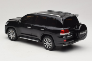 Toyota Land Cruiser LC200 Svart Kengfai 1:18 KF024-13 Metall — bild 7 av 8