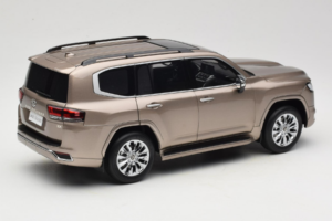 Toyota Land Cruiser LC300 ZX Guld LCD 1:18 LCD18013-ZX-GO Metall — bild 3 av 8