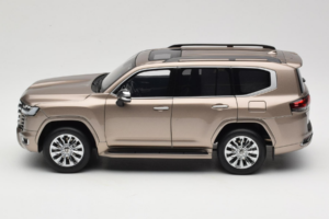 Toyota Land Cruiser LC300 ZX Guld LCD 1:18 LCD18013-ZX-GO Metall — bild 4 av 8