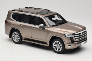 Toyota Land Cruiser LC300 ZX Guld LCD 1:18 LCD18013-ZX-GO Metall — bild 6 av 8