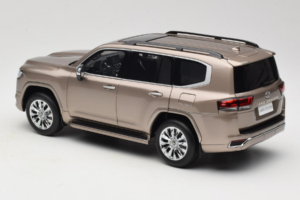 Toyota Land Cruiser LC300 ZX Guld LCD 1:18 LCD18013-ZX-GO Metall — bild 7 av 8