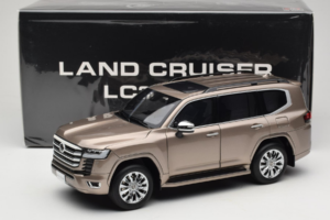 Toyota Land Cruiser LC300 ZX Guld LCD 1:18 LCD18013-ZX-GO Metall — bild 8 av 8