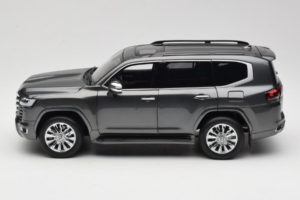 Toyota Land Cruiser LC300 ZX Grå LCD 1:18 LCD18013-ZX-GR Metall — bild 4 av 8