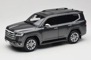 Toyota Land Cruiser LC300 ZX Grå LCD 1:18 LCD18013-ZX-GR Metall