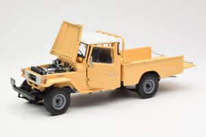 Toyota Land Cruiser Pickup Beige Kyosho 1:18 08958BE Metall — bild 2 av 8