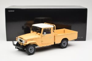 Toyota Land Cruiser Pickup Beige Kyosho 1:18 08958BE Metall — bild 8 av 8