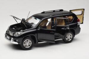 Toyota Land Cruiser Prado J150 Svart Paudi Model 1:18 623132-BK Metall — bild 2 av 8