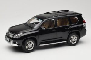 Toyota Land Cruiser Prado J150 Svart Paudi Model 1:18 623132-BK Metall