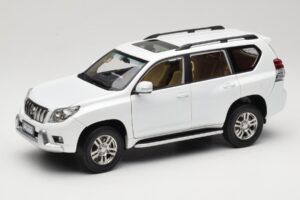 Toyota Land Cruiser Prado J150 Vit Paudi Model 1:18 623132-WH Metall