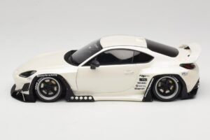 Toyota Pandem GR86 ZN8 Crystal White GT Spirit 1:18 GT498 Resin — bild 3 av 6