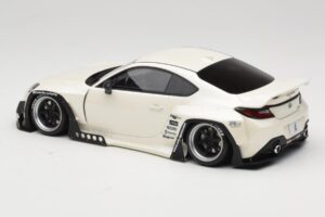 Toyota Pandem GR86 ZN8 Crystal White GT Spirit 1:18 GT498 Resin — bild 5 av 6