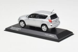 Toyota RAV4 XA30 Silver Minichamps 1:43 400166570 Metall — bild 3 av 4