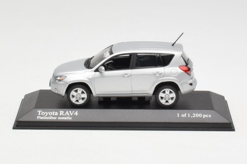 Toyota RAV4 XA30 Silver Minichamps 1:43 400166570 Metall