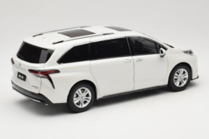 Toyota Sienna XL30 Vit OEM 1:18 TOYOTA013 Metall — bild 3 av 8