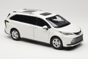 Toyota Sienna XL30 Vit OEM 1:18 TOYOTA013 Metall — bild 6 av 8