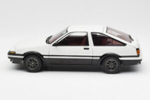 Toyota Sprinter Trueno AE86 New Initial D Movie Legend 1 AUTOart 1:18 78798 Metall — bild 4 av 8