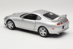 Toyota Supra A80 Silver Kyosho 1:18 8847 Metall — bild 7 av 8