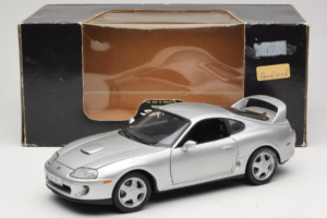 Toyota Supra A80 Silver Kyosho 1:18 8847 Metall — bild 8 av 8