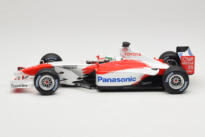 Toyota TF102 #25 A. McNish Panasonic Toyota Racing Showcar 2002 Minichamps 1:18 103020075 Metall — bild 3 av 6