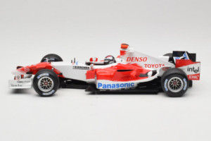 Toyota TF105 #16 J. Trulli Panasonic Toyota Racing 2005 Minichamps 1:18 100050016 Metall — bild 3 av 7