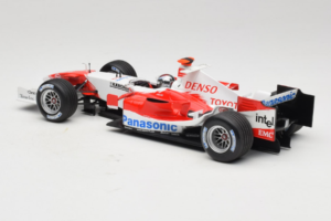Toyota TF105 #16 J. Trulli Panasonic Toyota Racing 2005 Minichamps 1:18 100050016 Metall — bild 5 av 7