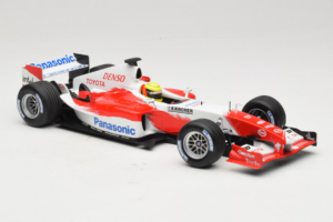 Toyota TF105 #17 R. Schumacher Panasonic Toyota Racing Showcar 2005 Minichamps 1:18 100050087 Metall — bild 4 av 7