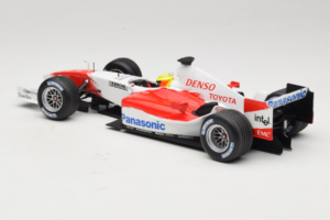 Toyota TF105 #17 R. Schumacher Panasonic Toyota Racing Showcar 2005 Minichamps 1:18 100050087 Metall — bild 5 av 7