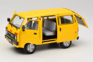 Toyota TJ110 Tianjin Huali Gul OEM 1:18 TOYOTA014 Metall — bild 2 av 8