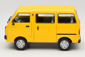 Toyota TJ110 Tianjin Huali Gul OEM 1:18 TOYOTA014 Metall — bild 4 av 8