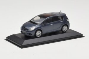 Toyota Verso Grey Metallic Minichamps 1:43 TOYOTA011 Metall — bild 2 av 4