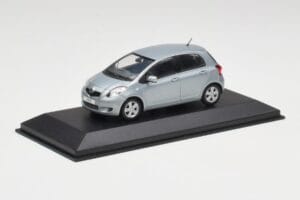 Toyota Yaris Mk2 Glacier Blå Minichamps 1:43 TOYOTA001 Metall — bild 2 av 4