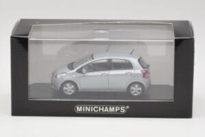 Toyota Yaris Mk2 Glacier Blå Minichamps 1:43 TOYOTA001 Metall — bild 4 av 4
