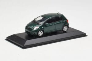 Toyota Yaris XP10 Oxford Green Minichamps 1:43 400166501 Metall — bild 2 av 4